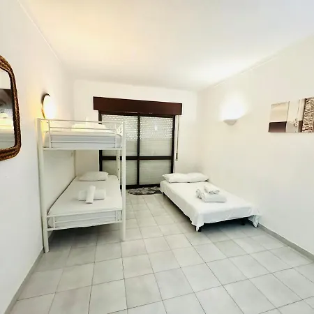 Gourmet Com Quintal Apartman *
