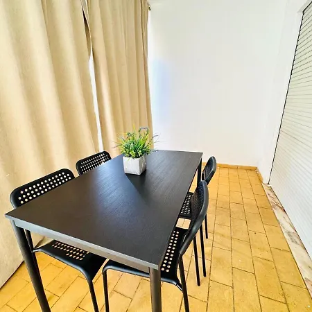 Gourmet Com Quintal Apartman *